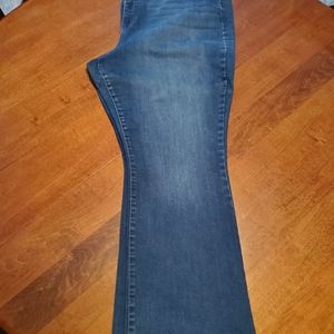 Women's stretch boot cut jeans